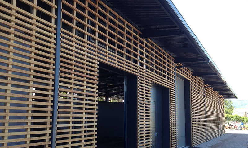 façade - sous face alu - descente de gouttière alu pour bâtiment professionnel à Rives (38)