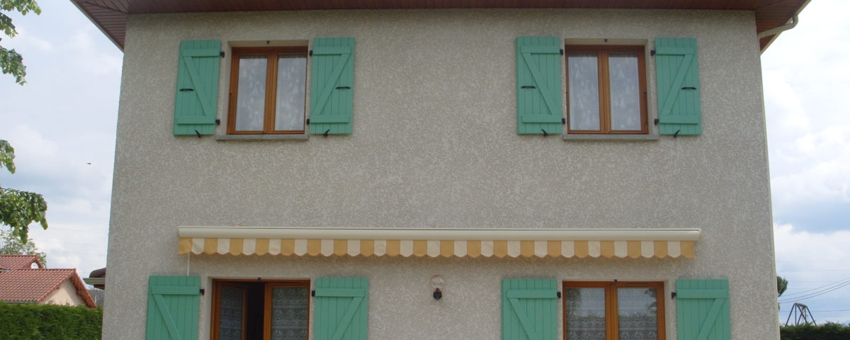 Gouttière sur mesure alu pour rénovation en Isère à Moirans.