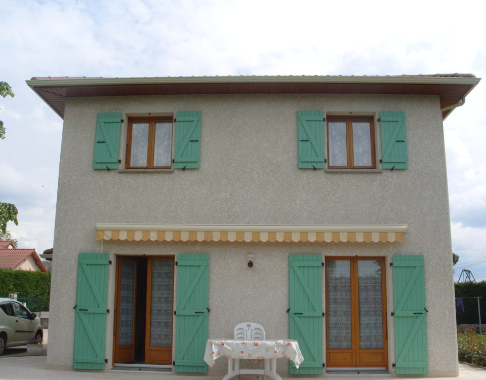 Gouttière sur mesure alu pour rénovation en Isère à Moirans.