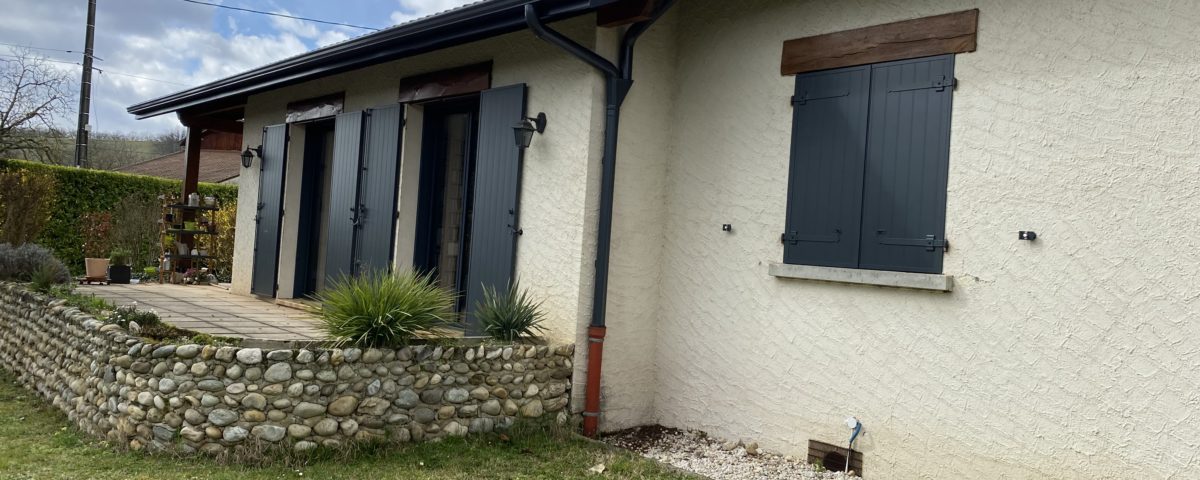 gouttière habillage bandeaux et sous faces alu pour maison individuelle en isère par Bourguignon Dal alu