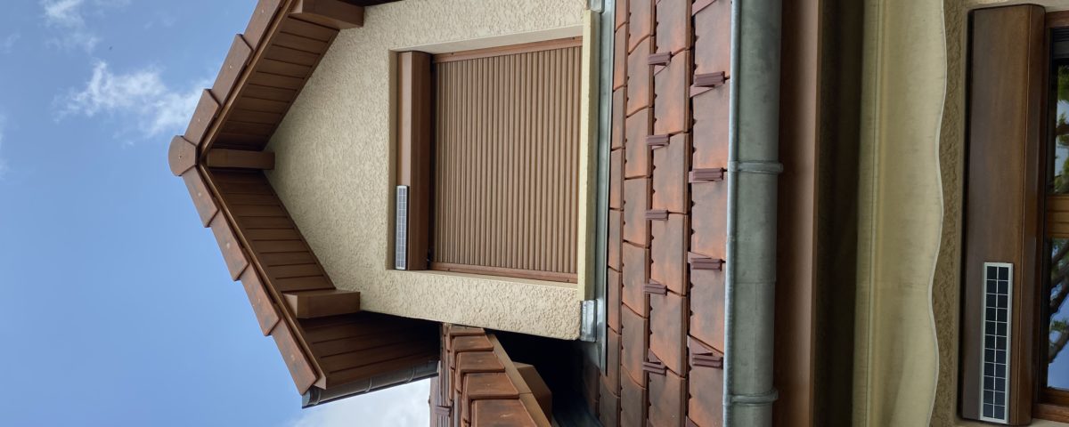 rénovation aluminium bandeaux et sous faces pour cette maison à Vourey, Isère.